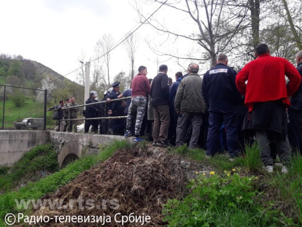 Дозволу за изградњу мини хе у Штрпцу, као и дозволе Албанцима за градњу више стотина објеката на Брезовици, доделио лично Братислав Николић, члан главног одбора СНС