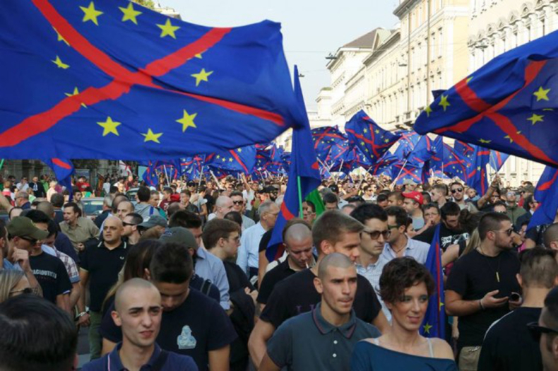 Оно што ЕУ нуди Србији је вртоглав пораст задужености и дужничко ропство