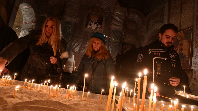 „Нас је ипак више“: Широм Србије грађани пале свеће убијеном Оливеру Ивановићу