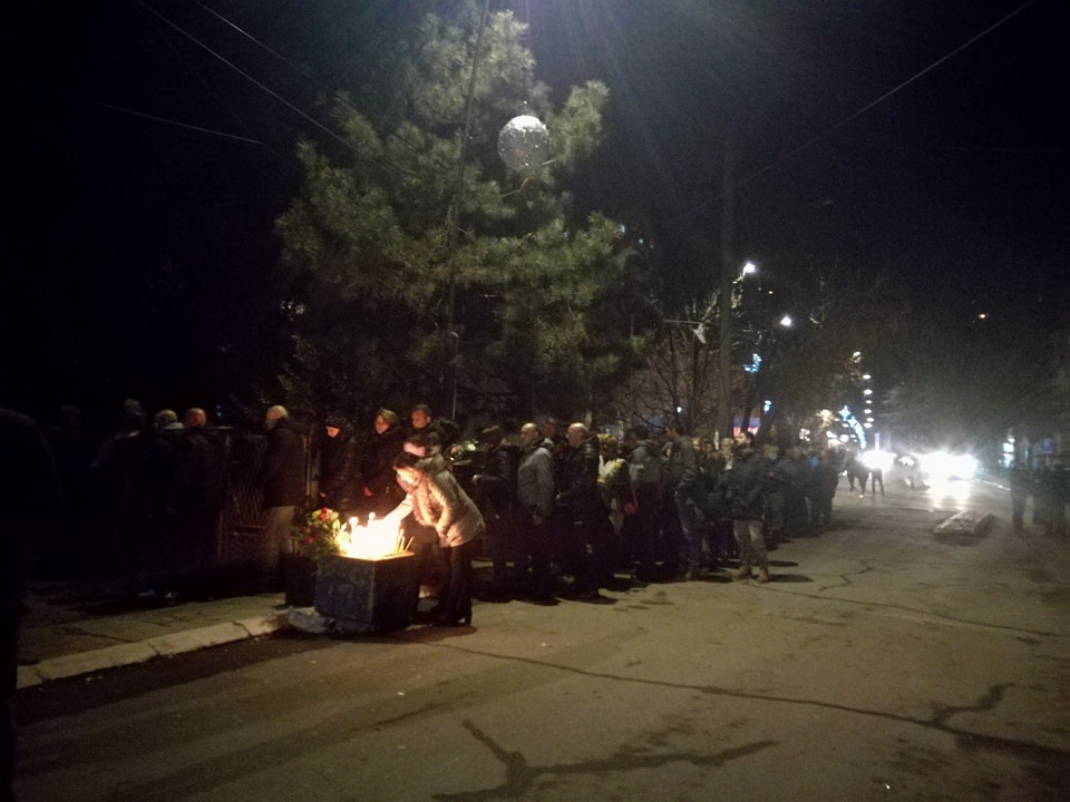 „Нас је ипак више“: Широм Србије грађани пале свеће убијеном Оливеру Ивановићу