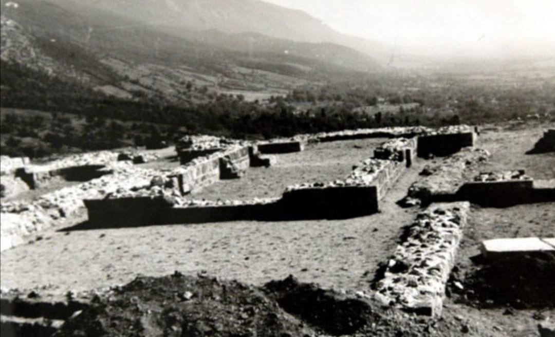 КиМ: Албанци багером сравнили темеље манастира и Цркве Богородице Хвостанске, која датира још из шестог века