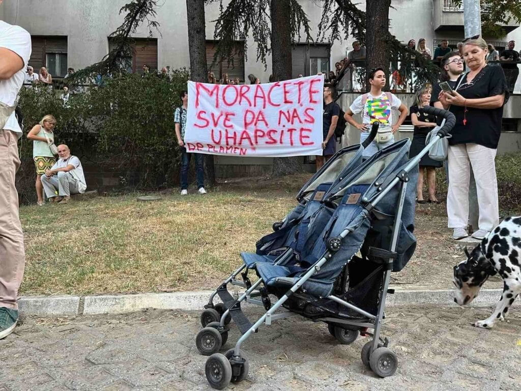 Испред РТС-а одржан масован протест против домаћих издајника и Рио Тинта
