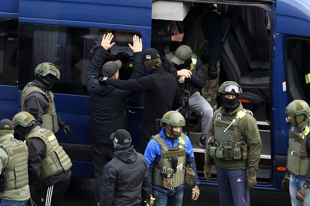 Белорусија: Масовни протести у Минску и другим градовима, полиција ухапсила најмање 380 особа