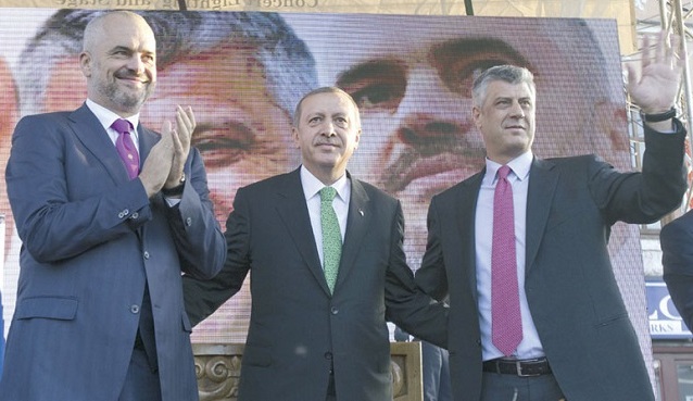 Ердоган и Срби – Како су српска власт и јавност прославили победу исламистичке и неоосманистичке Турске