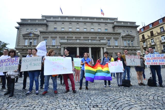 Да ли су Немци и хомосексуалци у Србији „једнакији од осталих"