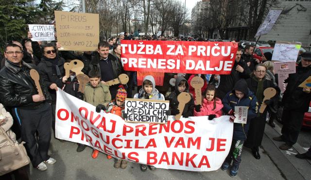 Београд: Протест грађана због кредита у францима, предата листа захтева НБС и Министарству финансија