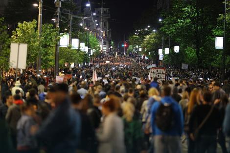 „Протест против диктатуре“ и режимско спиновање