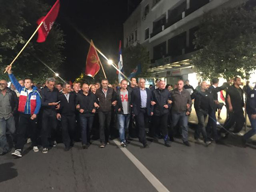 Подгорица: Више хиљада људи пету ноћ протестује испред Скупштине Црне Горе, протести се шире на целу Црну Гору!