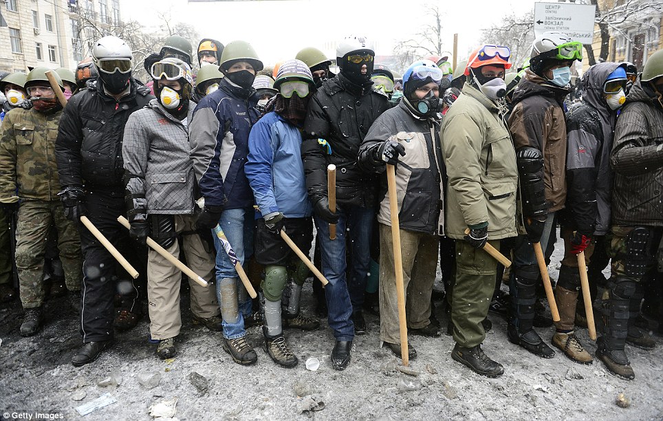 Исповест украјинског полицајца: Фашисти пуштају корачнице Трећег рајха и убијају нас, а ми не смемо употребити силу